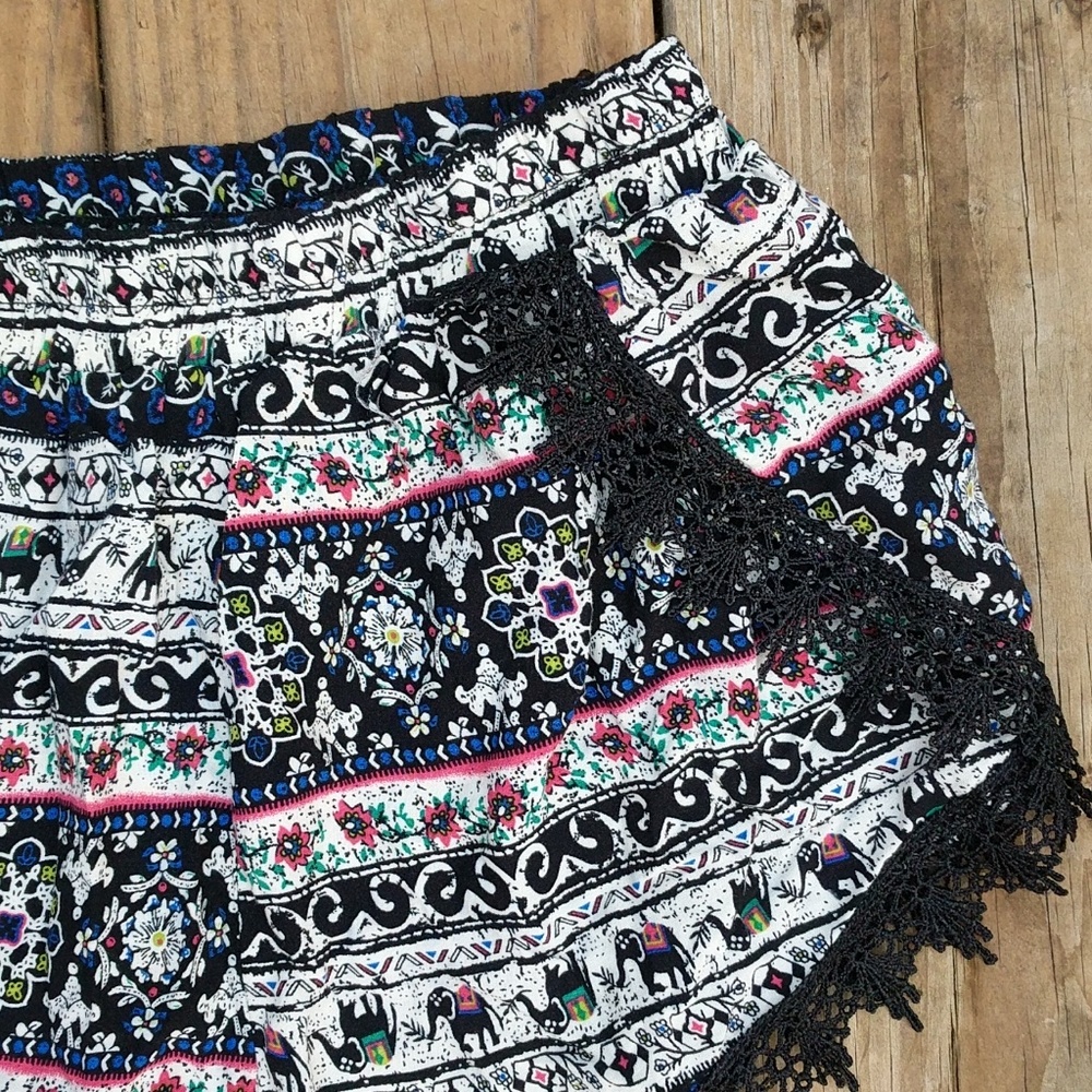 Boho Shorts ☀️4/$25!!🌵 Boho Elephant ! S ! - Picture 2 of 4